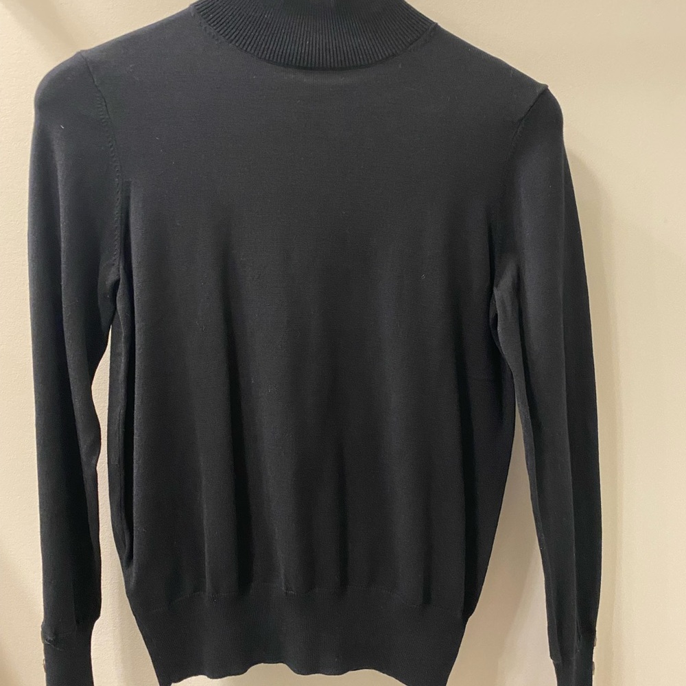 NWT Ann Taylor, mock neck turtleneck. Button detail, sleeves size medium.